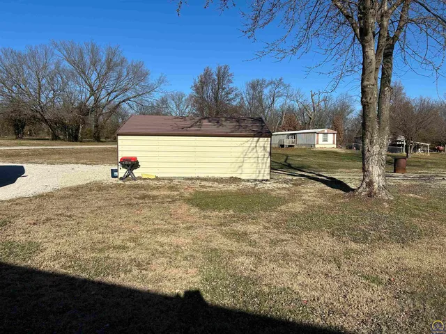 $89,900 | 410 East Grand Avenue, Hartford, KS 66854