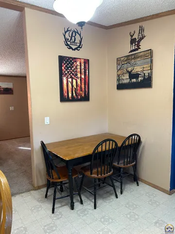 $89,900 | 410 East Grand Avenue, Hartford, KS 66854