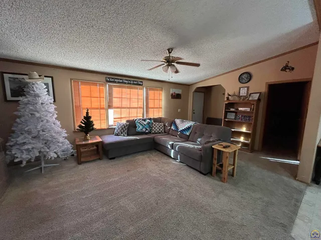 $89,900 | 410 East Grand Avenue, Hartford, KS 66854