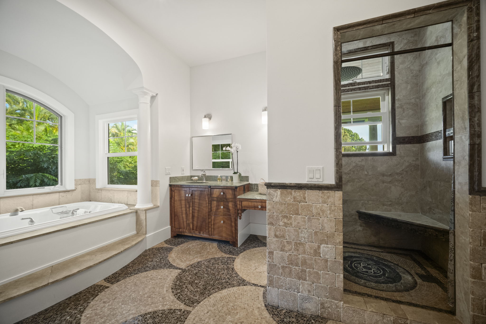 4691 Wailapa Road Kilauea, HI 96754 - Photo 12 of 30 a bathroom with a bathtub sink and mirror