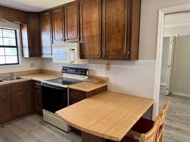 $2,100 | 2300 Aster Way, Tallahassee, FL 32308