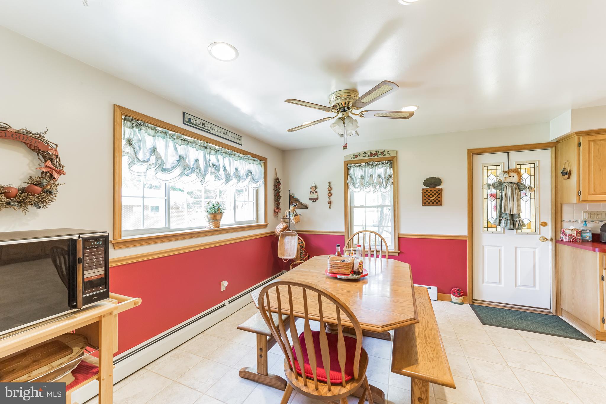 1335 Melvin Road Phoenixville, PA 19460 - Photo 3 of 38 Eat-In Kitchen