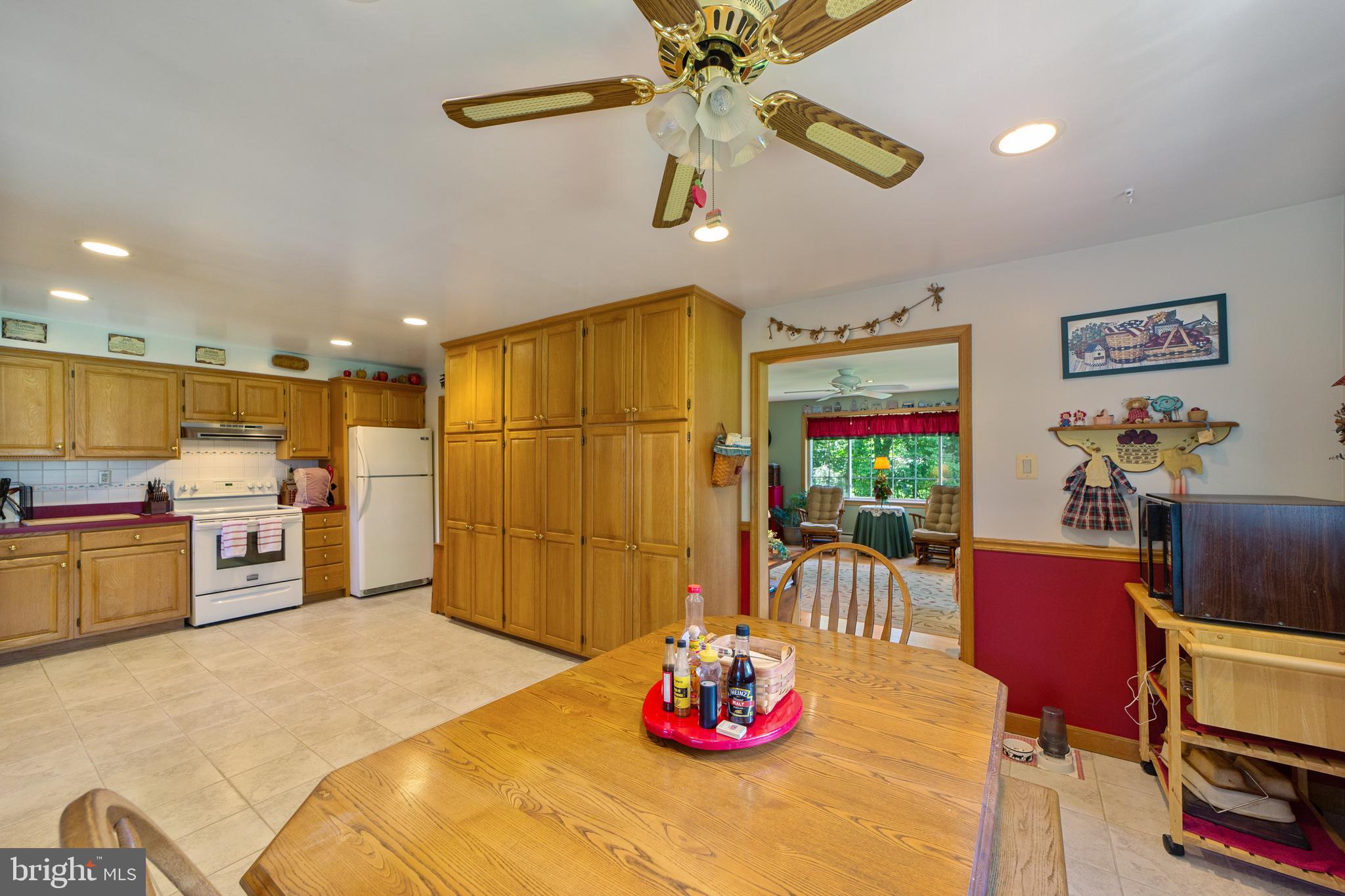 1335 Melvin Road Phoenixville, PA 19460 - Photo 9 of 38 Kitchen
