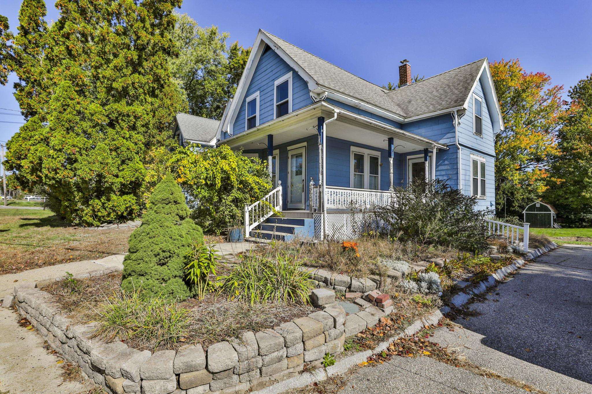 378 South Mammoth Road Manchester, NH 03109 - Photo 1 of 29 Gallery Image 1