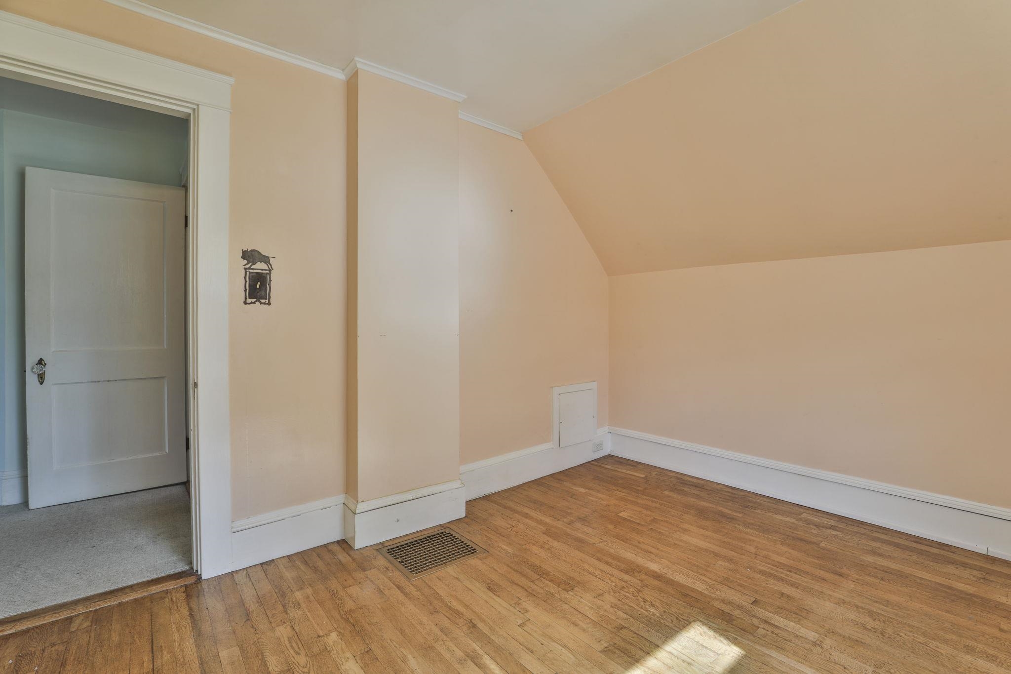 378 South Mammoth Road Manchester, NH 03109 - Photo 20 of 29 Gallery Image 20