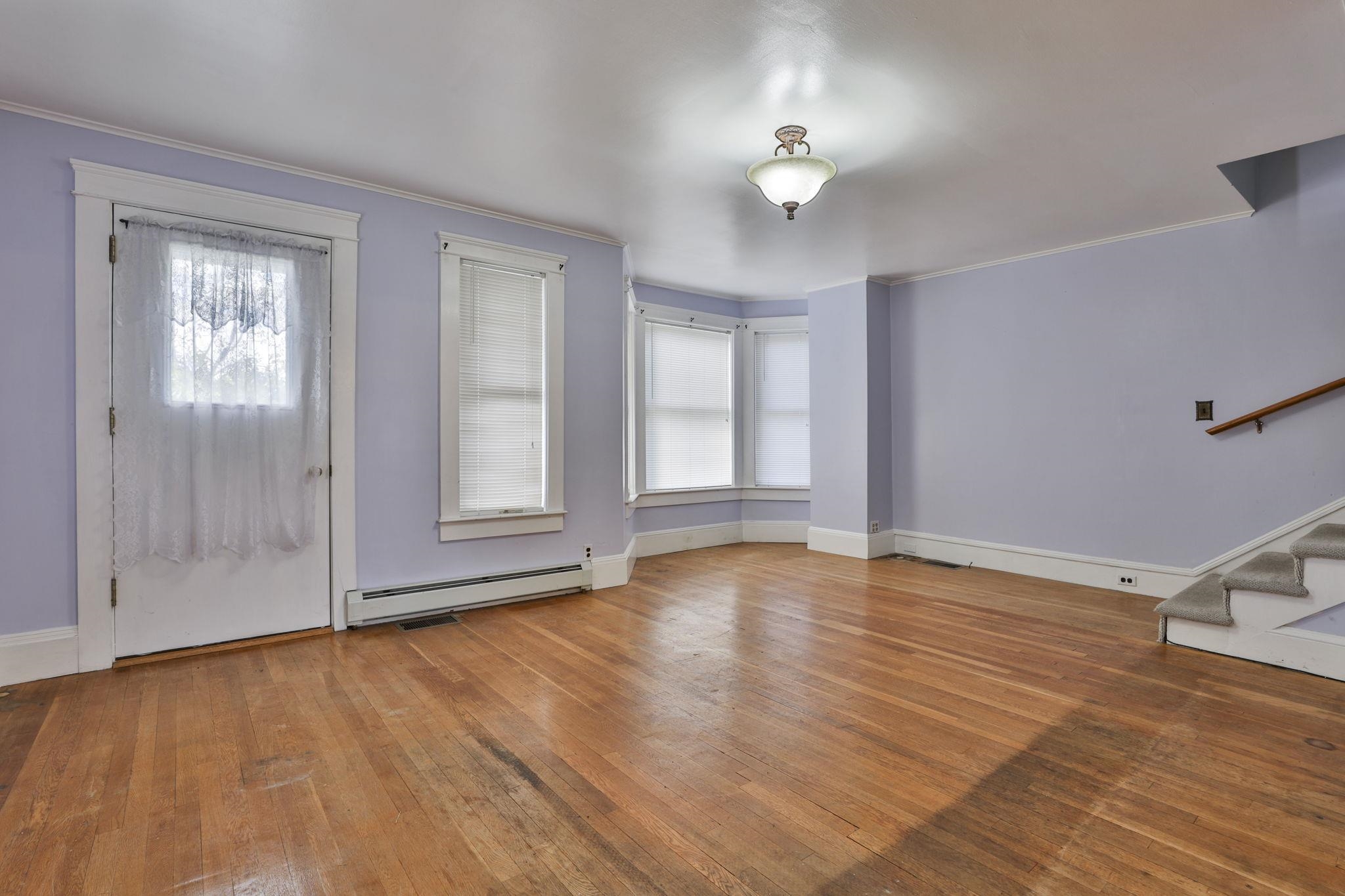 378 South Mammoth Road Manchester, NH 03109 - Photo 5 of 29 Gallery Image 5