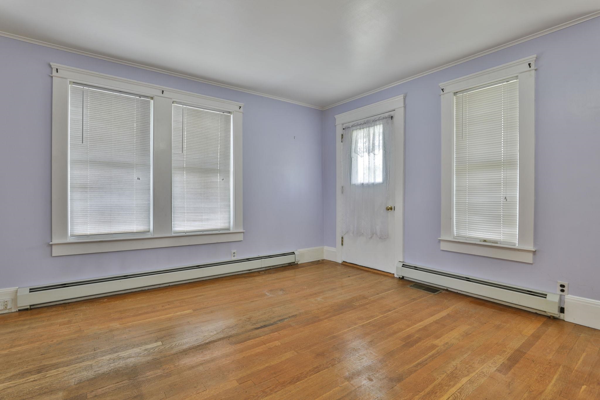 378 South Mammoth Road Manchester, NH 03109 - Photo 6 of 29 Gallery Image 6