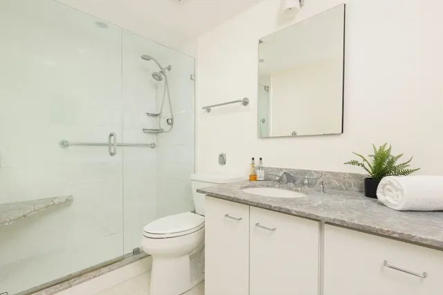 $3,000,000 | 975 Memorial Drive, Unit 209, Cambridge, MA 02138