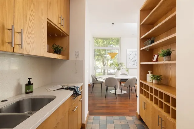 $3,000,000 | 975 Memorial Drive, Unit 209, Cambridge, MA 02138