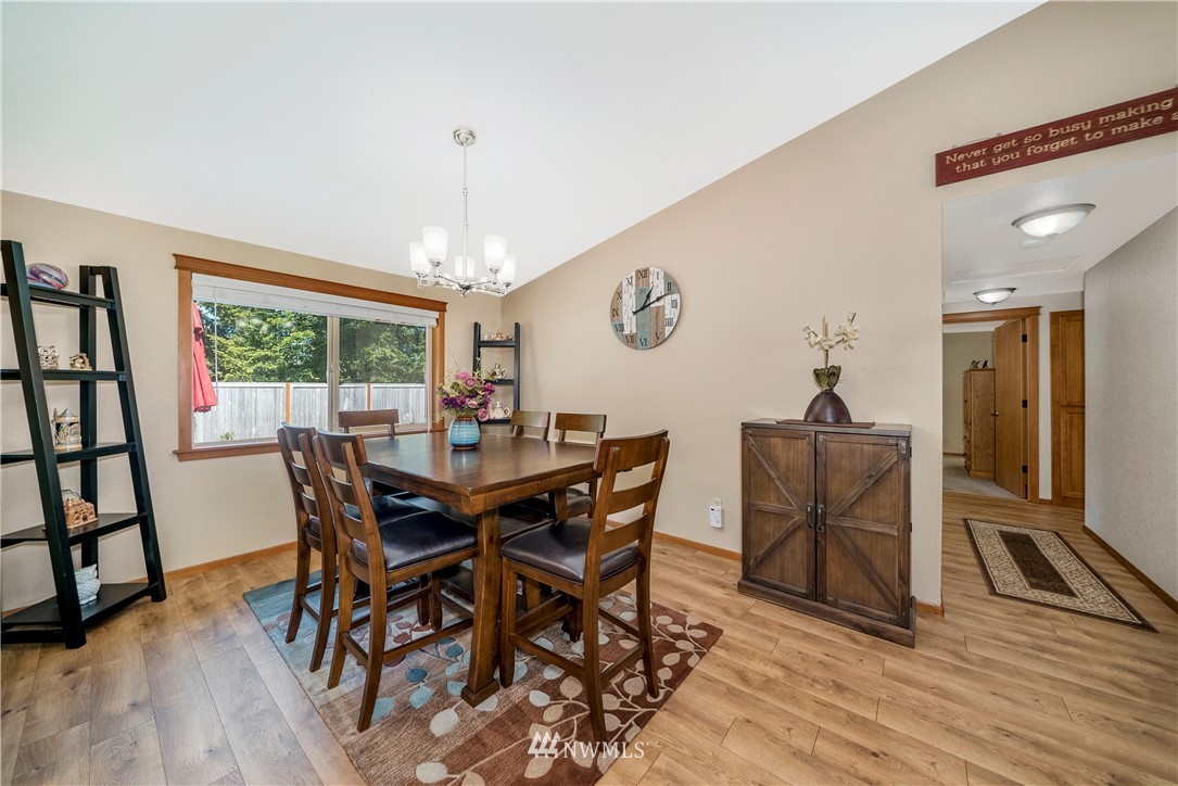 6111 189th Loop Southwest Rochester, WA 98579 - Photo 5 of 25