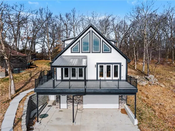 $619,900 | 85 Lake Shore Drive, Lake Lotawana, MO 64086