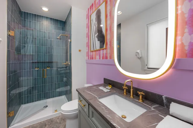 a close up view of a washer and dryer