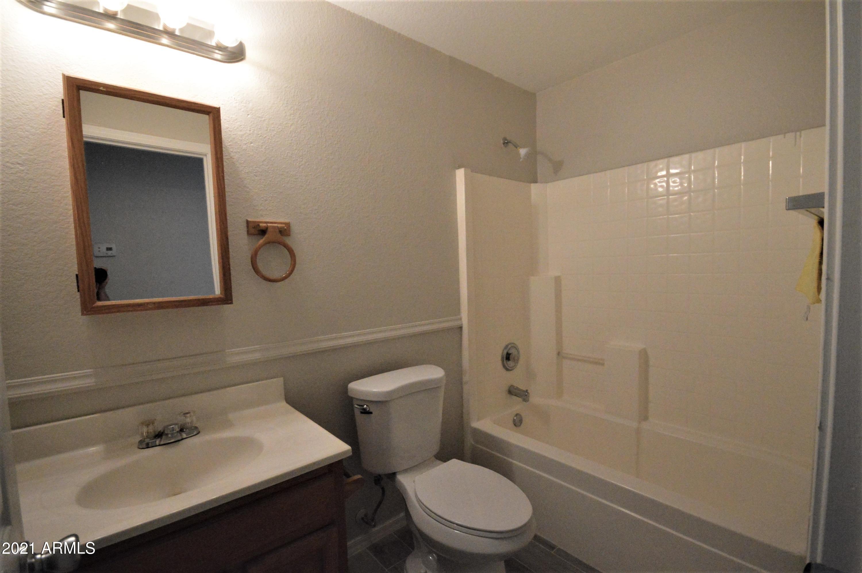 3529 West Coronado Road Phoenix, AZ 85009 - Photo 6 of 14 DSC_0001
