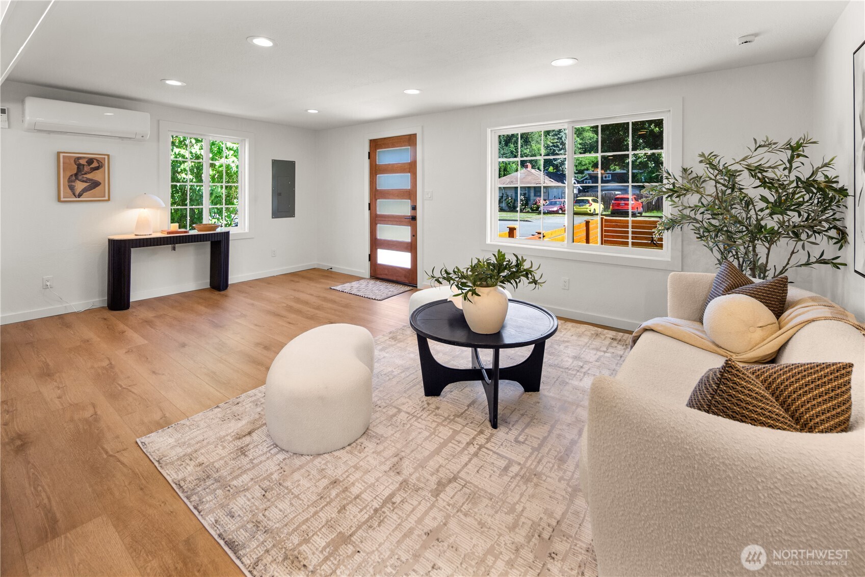 3533 Southeast 6th Street Renton, WA 98058 - Photo 3 of 26 Gallery Image 3
