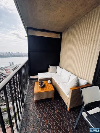 $3,000 | 200 Winston Drive, Unit 3011, Cliffside Park, NJ 07010