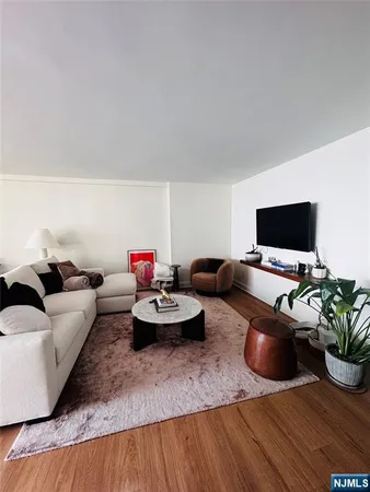 $3,000 | 200 Winston Drive, Unit 3011, Cliffside Park, NJ 07010