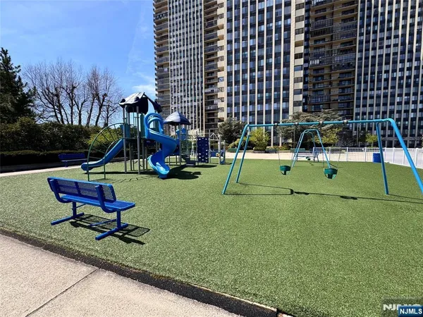 $3,000 | 200 Winston Drive, Unit 3011, Cliffside Park, NJ 07010