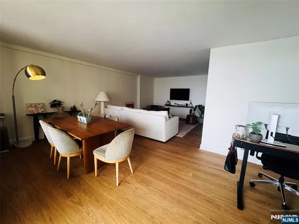 $3,000 | 200 Winston Drive, Unit 3011, Cliffside Park, NJ 07010