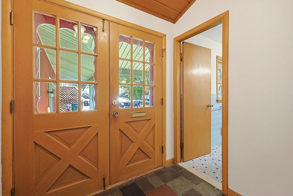 21 Daggett Road Attleboro, MA 02703 - Photo 2 of 39