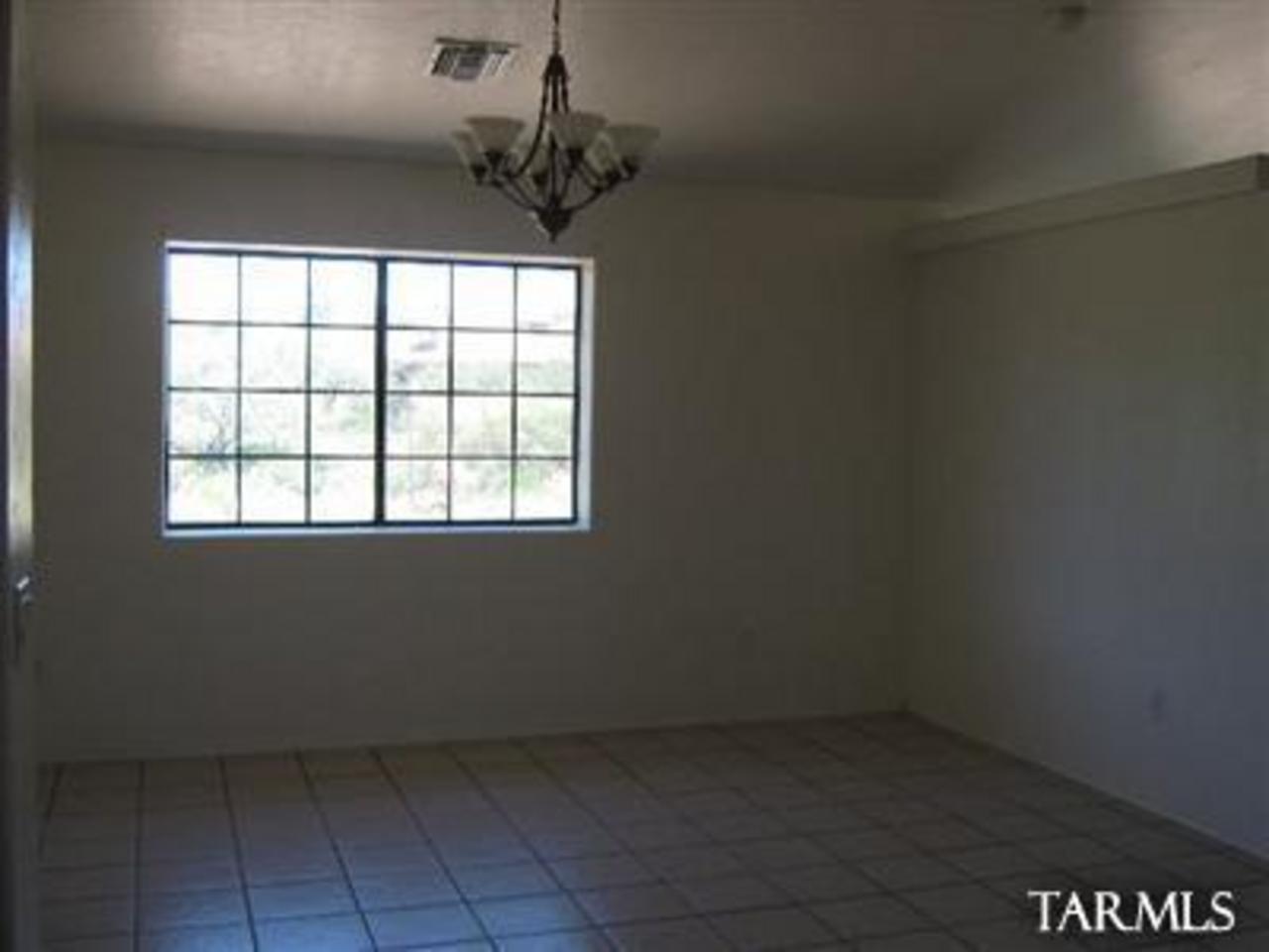 106 Jazmin Court Rio Rico, AZ 85648 - Photo 4 of 6 Gallery Image 4