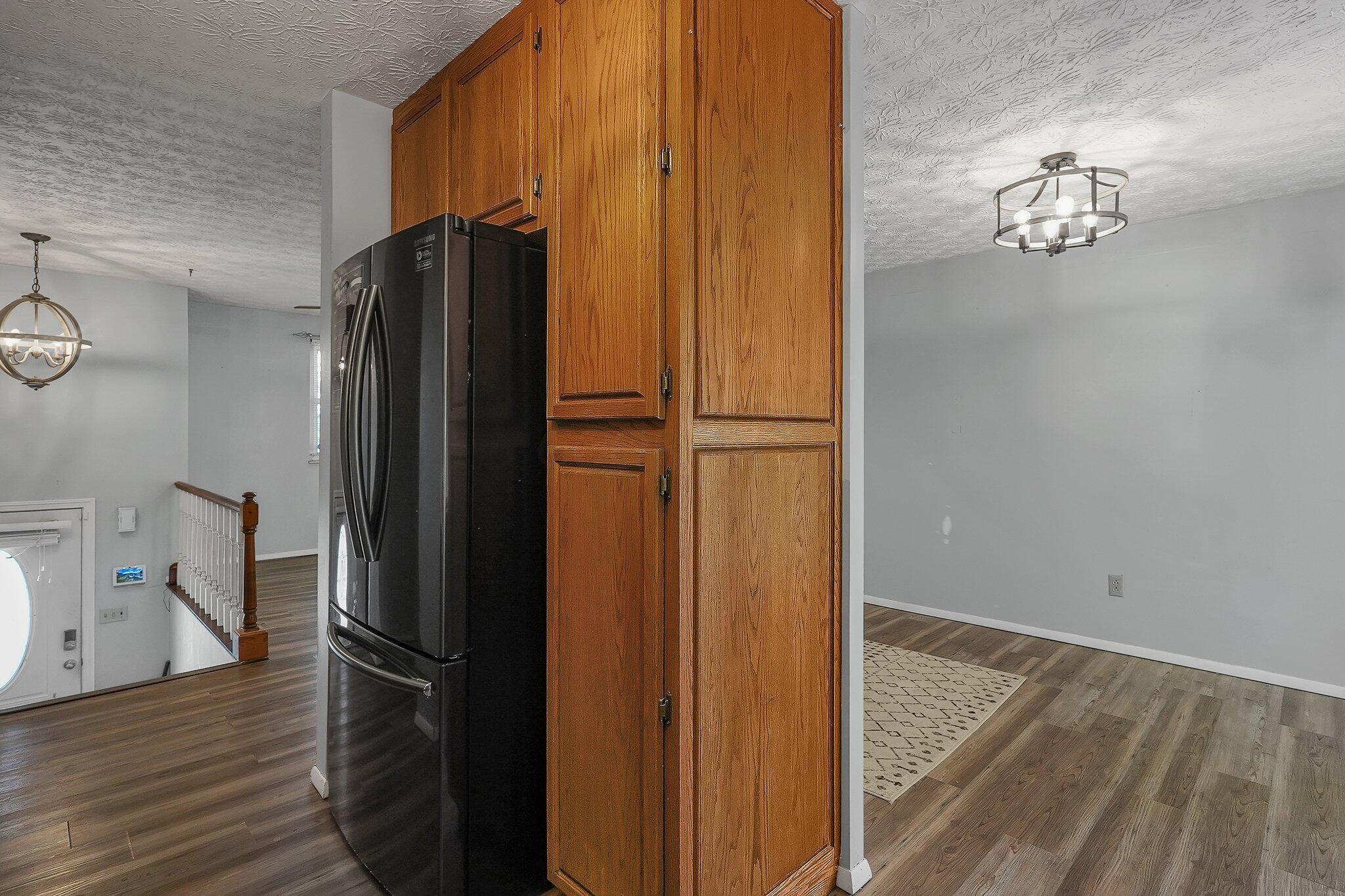 1070 Lockville Road Pickerington, OH 43147 - Photo 6 of 29 7-web-or-mls-1070-lockville-rd