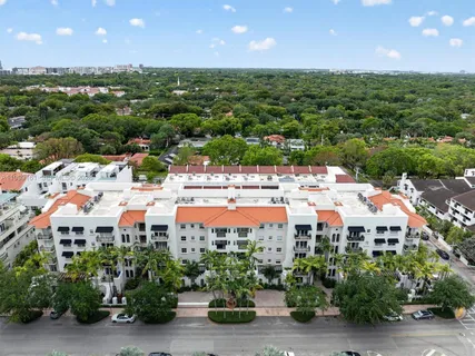 $1,690,000 | 650 Valencia Avenue, Unit 302, Coral Gables, FL 33134