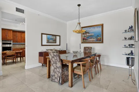 $1,690,000 | 650 Valencia Avenue, Unit 302, Coral Gables, FL 33134