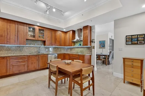 $1,690,000 | 650 Valencia Avenue, Unit 302, Coral Gables, FL 33134