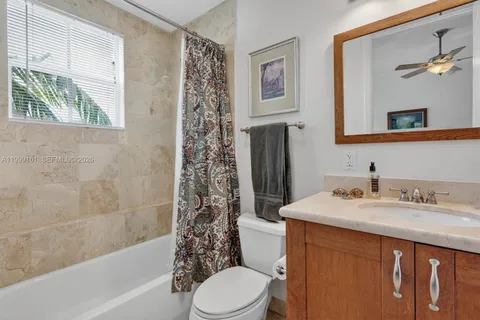 $1,690,000 | 650 Valencia Avenue, Unit 302, Coral Gables, FL 33134