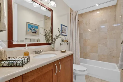 $1,690,000 | 650 Valencia Avenue, Unit 302, Coral Gables, FL 33134