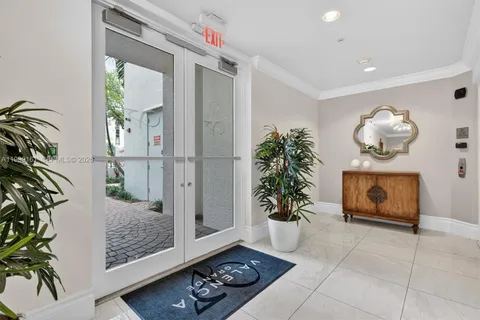 $1,690,000 | 650 Valencia Avenue, Unit 302, Coral Gables, FL 33134