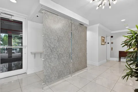 $1,690,000 | 650 Valencia Avenue, Unit 302, Coral Gables, FL 33134