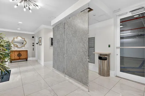 $1,690,000 | 650 Valencia Avenue, Unit 302, Coral Gables, FL 33134