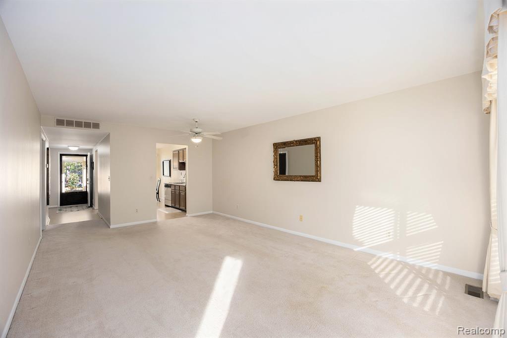 985 Wexford Way Rochester Hills, MI 48307 - Photo 7 of 26