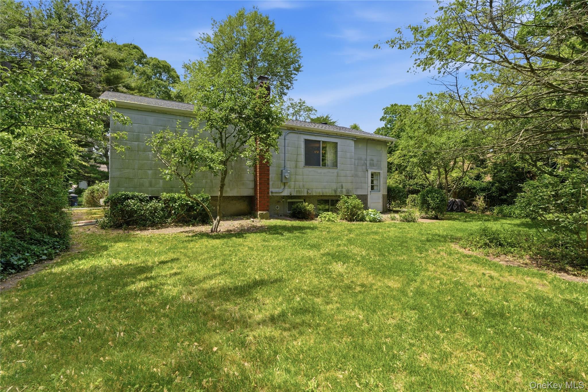 55 Corey Avenue Blue Point, NY 11715 - Photo 10 of 33