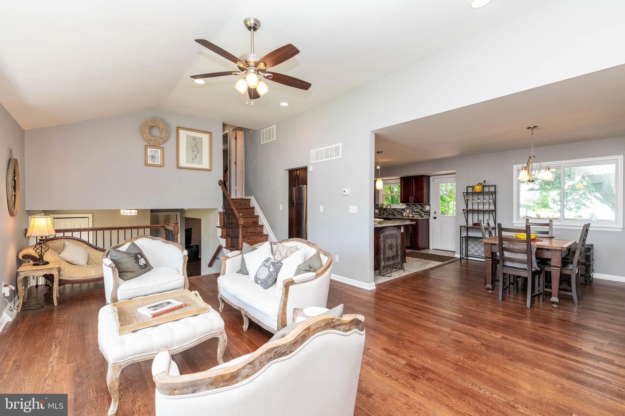 Open Living Space w/ Vaulted Ceilings