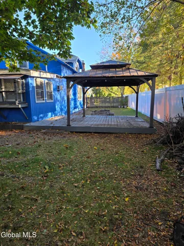 $325,000 | 2 Delafield Drive, Colonie, NY 12205