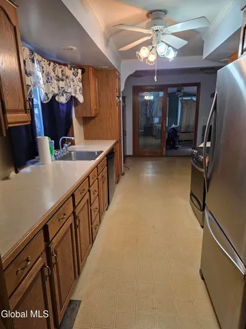 $325,000 | 2 Delafield Drive, Colonie, NY 12205