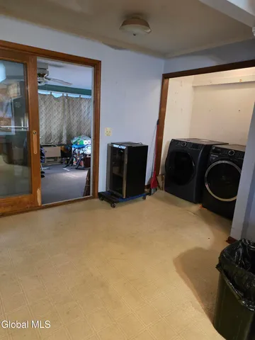 $325,000 | 2 Delafield Drive, Colonie, NY 12205