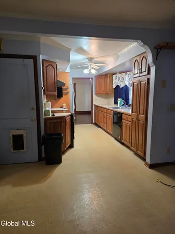 $325,000 | 2 Delafield Drive, Colonie, NY 12205