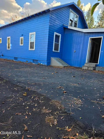 $325,000 | 2 Delafield Drive, Colonie, NY 12205