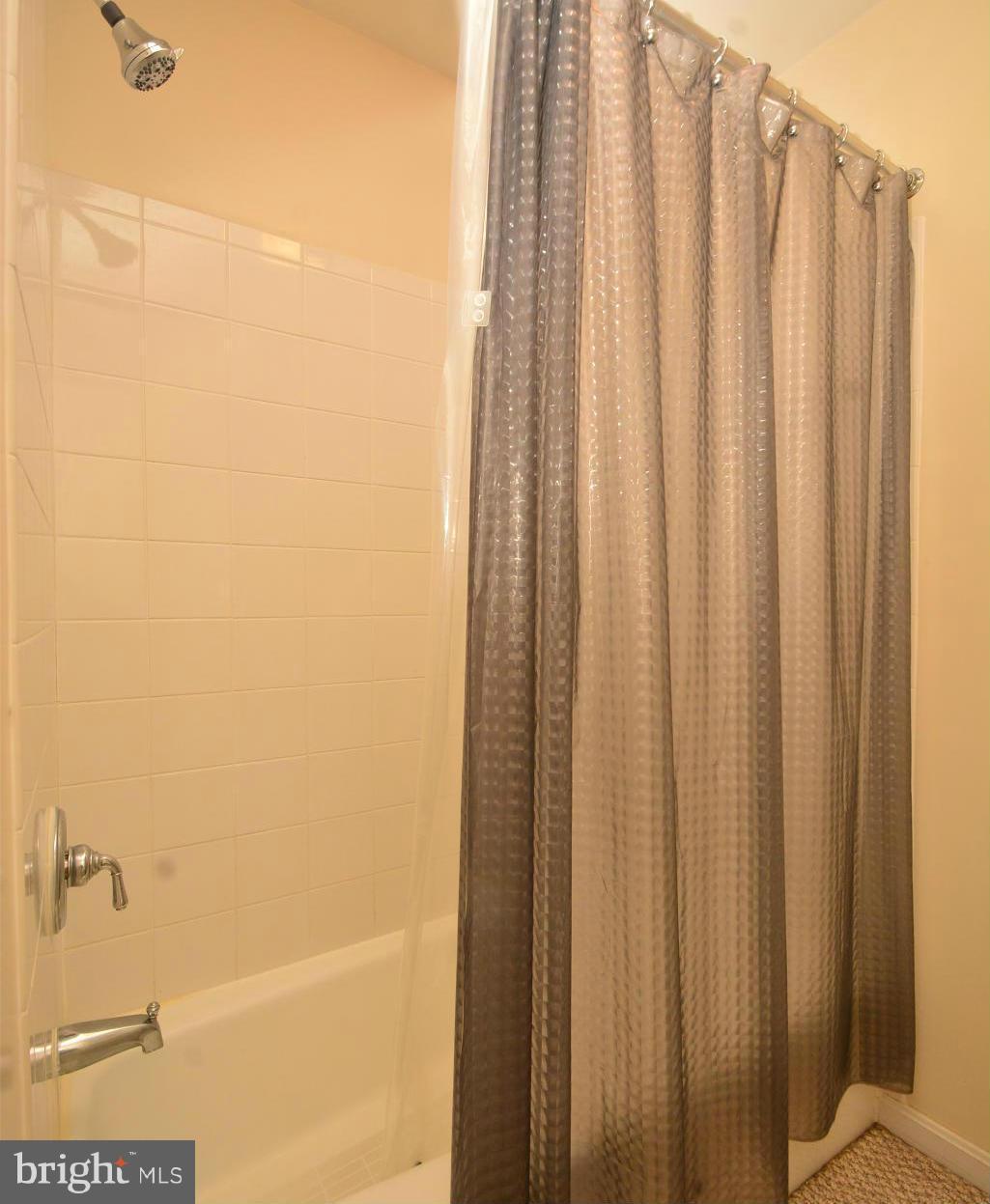 6880 Leslie Road Baltimore, MD 21220 - Photo 17 of 30 Bath