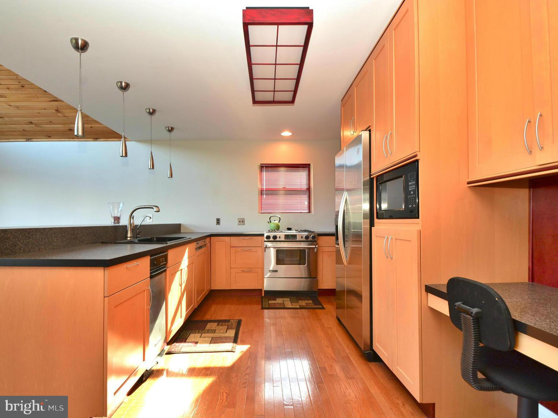 6880 Leslie Road Baltimore, MD 21220 - Photo 5 of 30 Kitchen