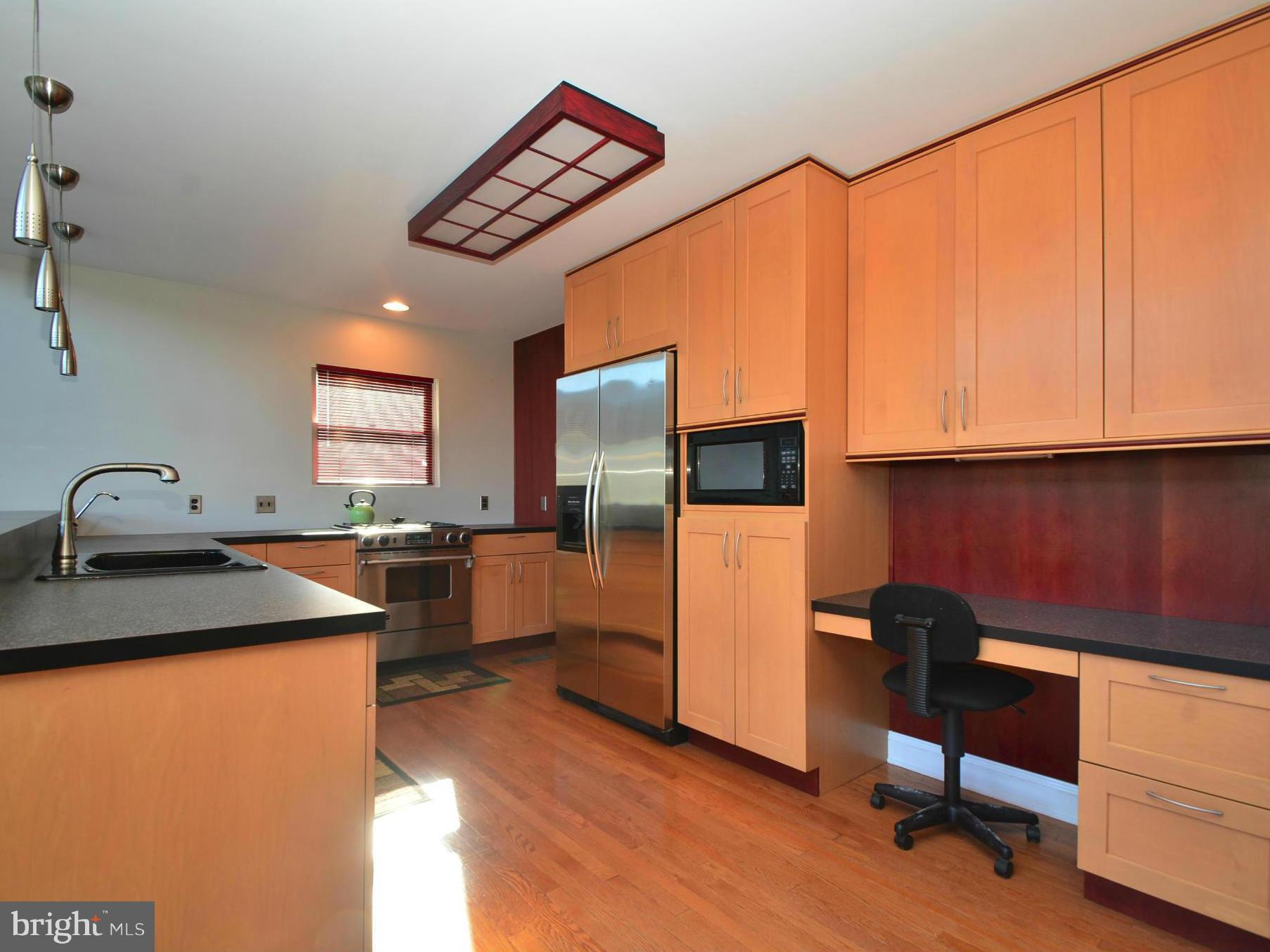 6880 Leslie Road Baltimore, MD 21220 - Photo 6 of 30 Kitchen