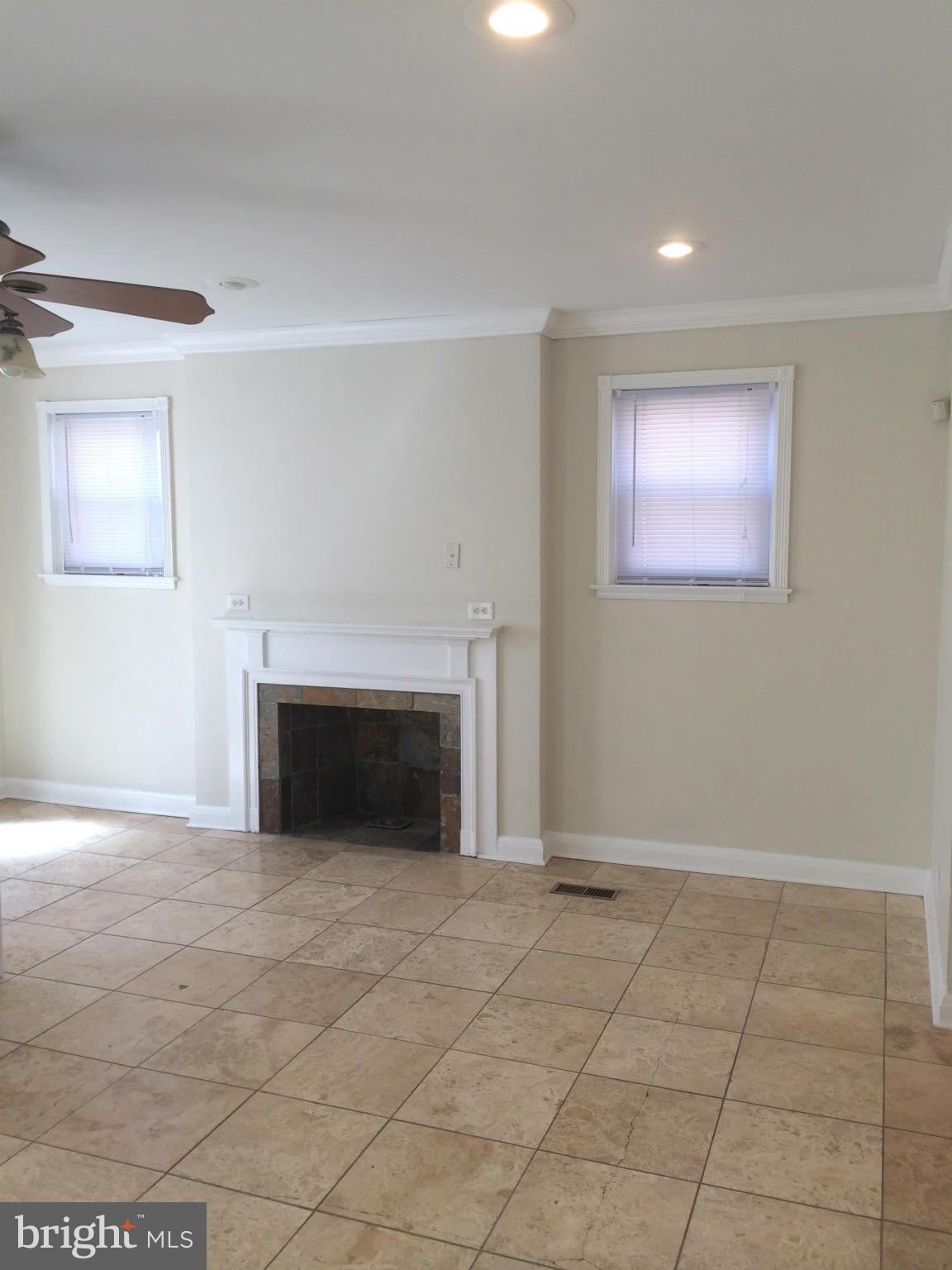 1532 Roundhill Road Baltimore, MD 21218 - Photo 3 of 19 Living Room