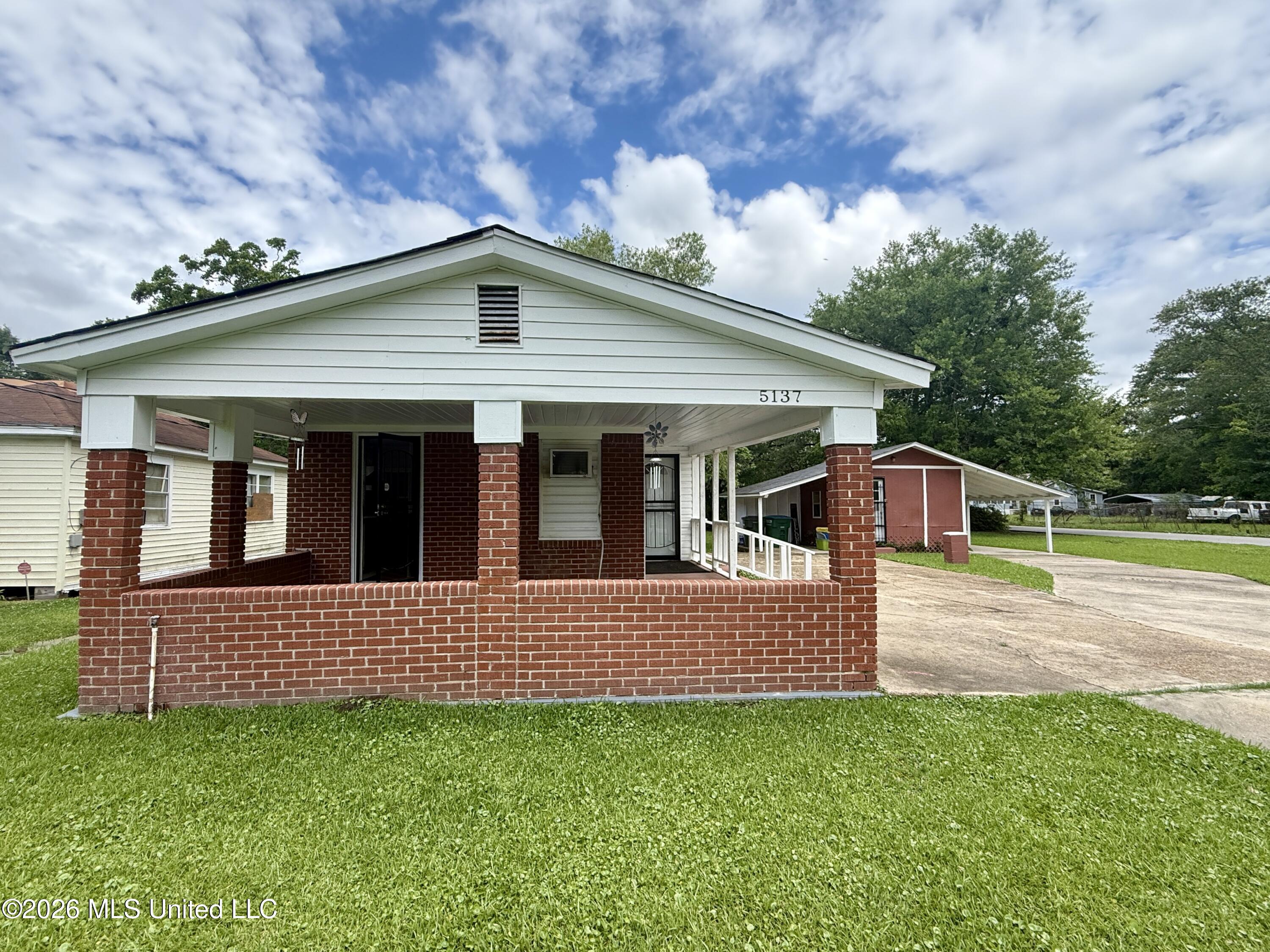 5137 Community Avenue Moss Point, MS 39563 - Photo 3 of 11 IMG_8554
