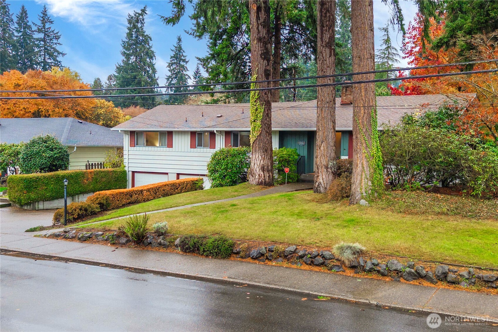 914 Alameda Avenue Fircrest, WA 98466 - Photo 3 of 40 front view of a house with a yard