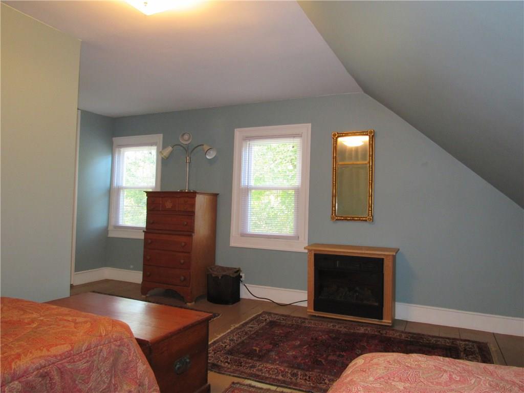357 Kendall Corner Road Belfast, ME 04915 - Photo 25 of 35 Large guest room.