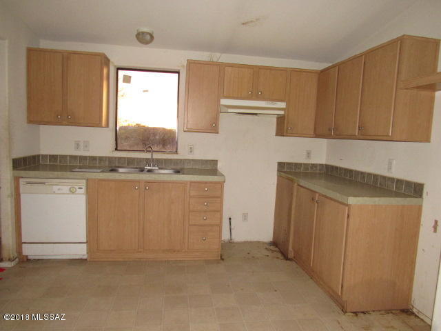 8520-1 South Cover View Road Tucson, AZ 85736 - Photo 9 of 29