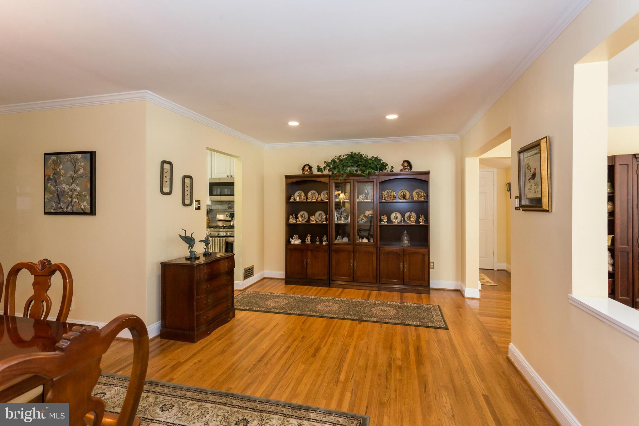 7709 Heming Place Springfield, VA 22151 - Photo 14 of 30 Open pass through to family room